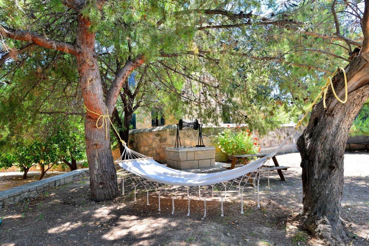 Pyrgos Ralli Estate Guesthouse Aegina Kültér fotó